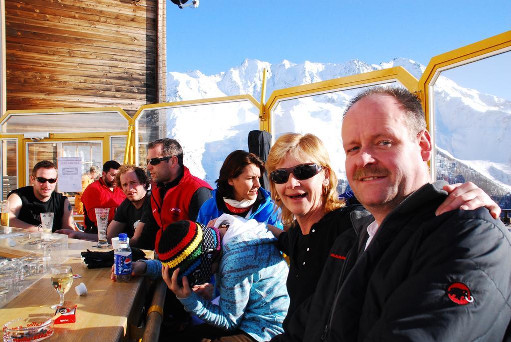 Alpenhotel Zur Wildi Lauchernalp Wiler المظهر الخارجي الصورة