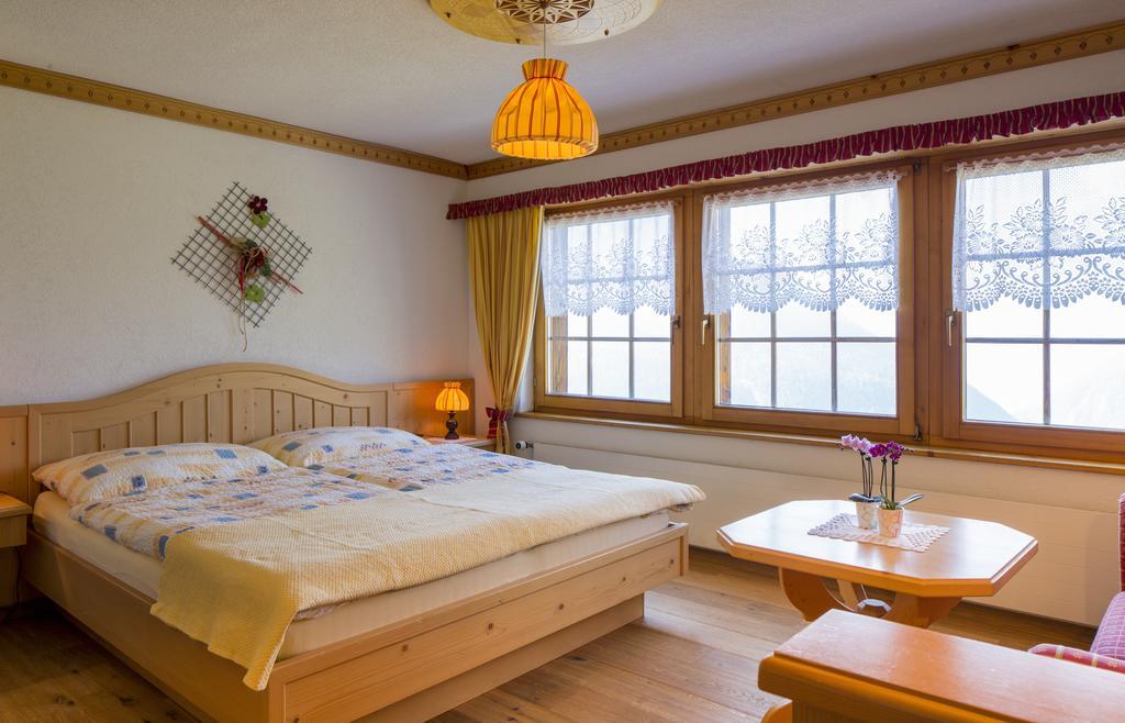 Alpenhotel Zur Wildi Lauchernalp Wiler المظهر الخارجي الصورة